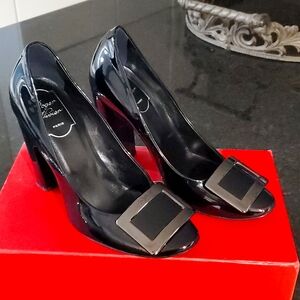 Roger Vivier Belle Pumps in Patent Leather, EUC